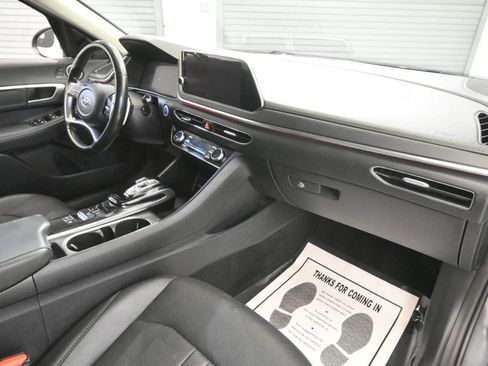 Used 2020 Hyundai Sonata Limited w/ Preferred Accessory Package FWD image 18