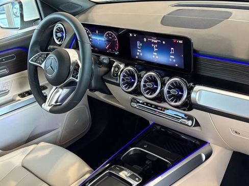 Used 2026 Mercedes-Benz GLB 250 4MATIC image 23