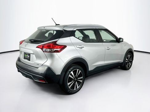 Used 2018 Nissan Kicks SV FWD image 9