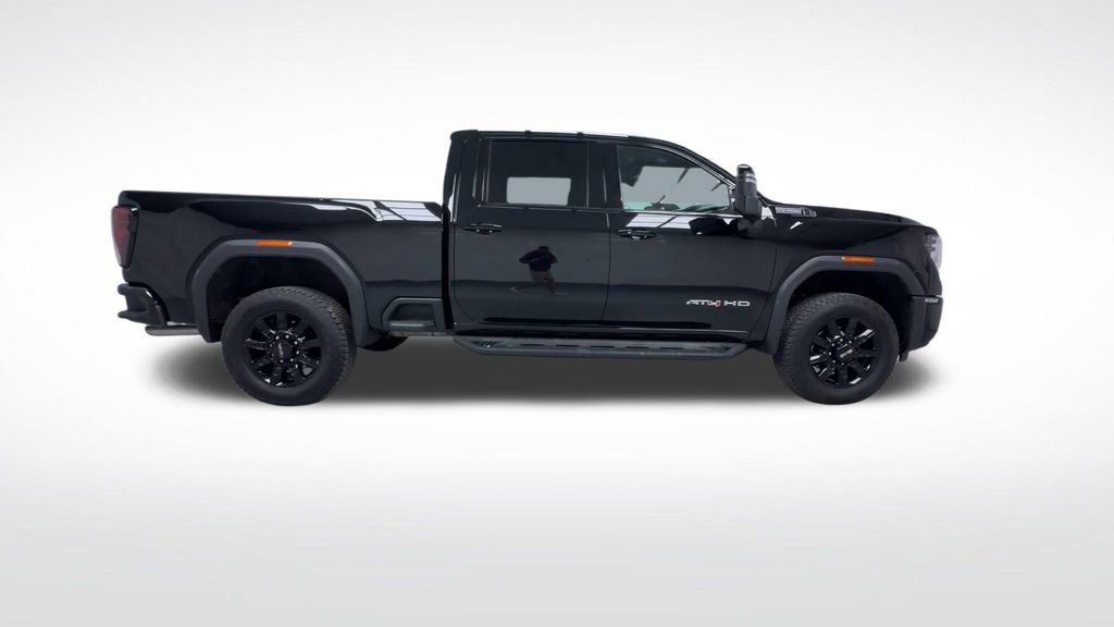 Used 2025 GMC Sierra 2500 AT4 AWD/4WD image 9