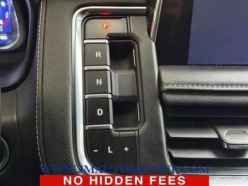 Used 2023 Chevrolet Suburban Premier image 38