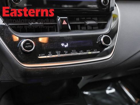 Used 2021 Toyota Corolla LE w/ Protection Package (TMS) image 19