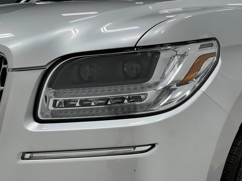 Used 2019 Lincoln Navigator Reserve w/ Cargo Package AWD/4WD image 37