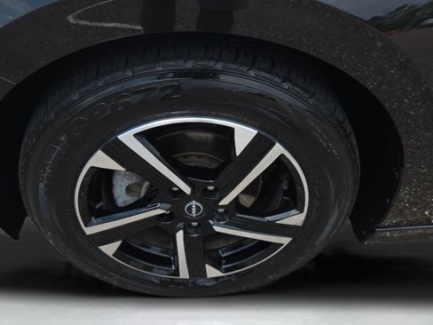 Used 2024 Nissan Sentra SV FWD image 10