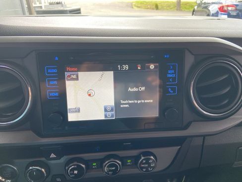 Used 2017 Toyota Tacoma TRD Off-Road w/ Tow Package (A/T) AWD/4WD image 22