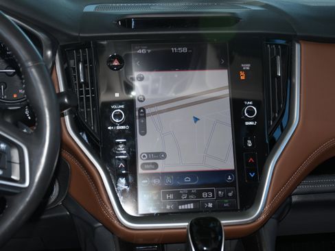 Used 2022 Subaru Outback Touring w/ Popular Package #2 image 19