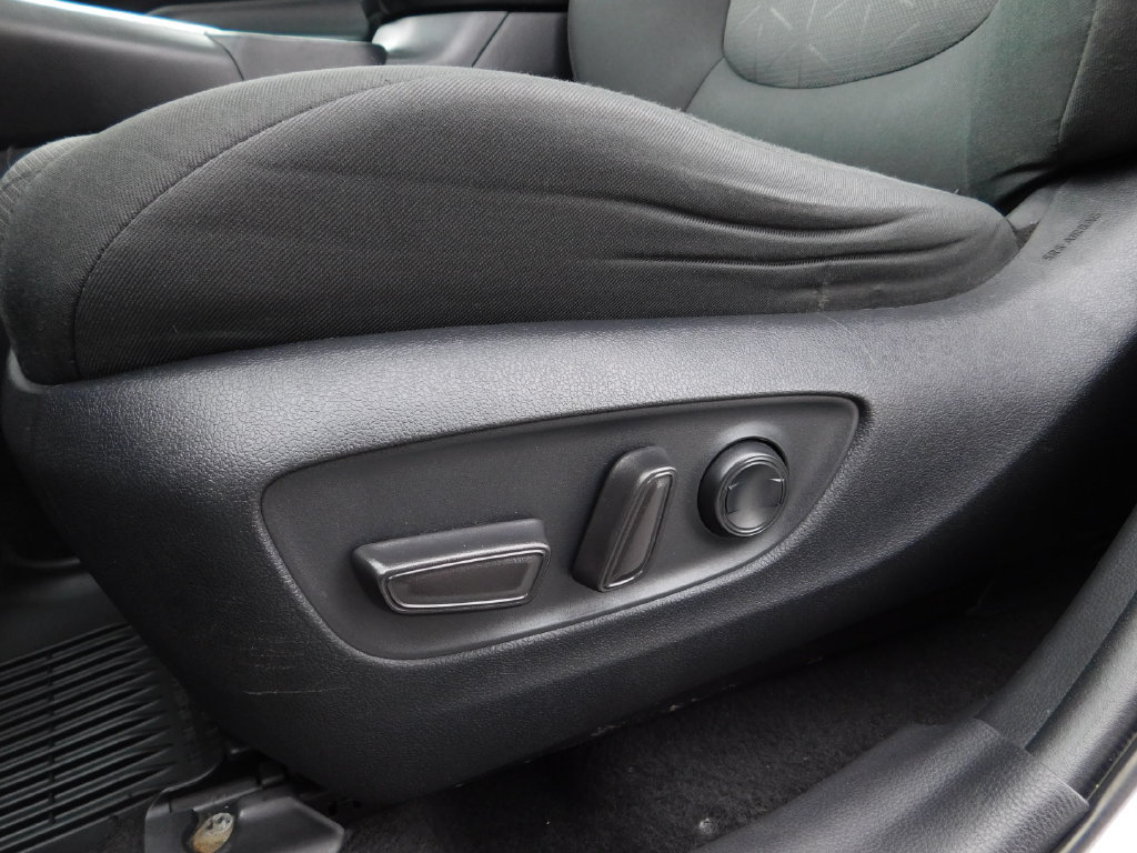 Used 2020 Toyota RAV4 XLE w/ Convenience Package AWD/4WD image 19