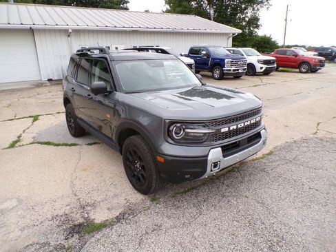 Used 2025 Ford Bronco Sport Badlands w/ Badlands Tech Package AWD/4WD image 2