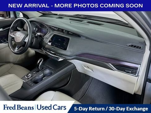 Used 2023 Cadillac XT4 Luxury w/ Cold Weather Package FWD image 28