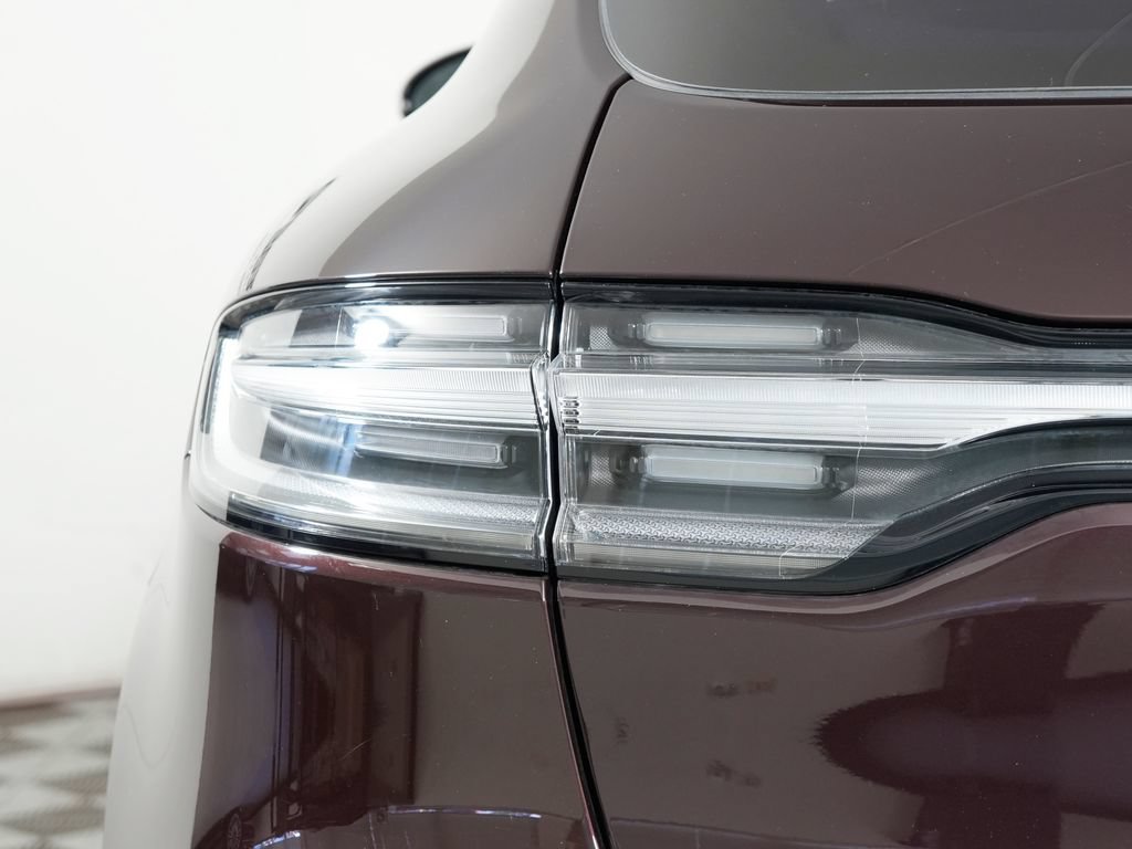 Certified 2026 Porsche Macan S AWD/4WD image 12
