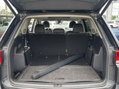 Used 2024 Volkswagen Atlas SEL AWD/4WD image 7