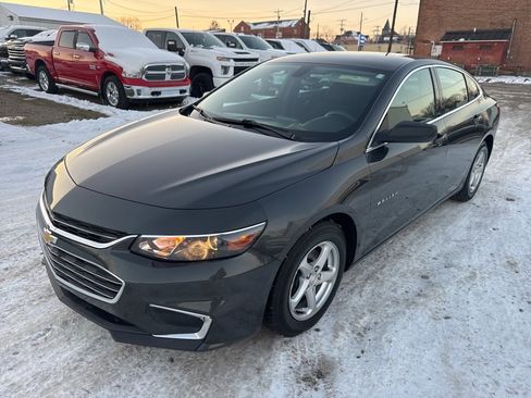 Used 2017 Chevrolet Malibu LS image 1