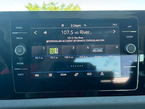 Used 2025 Volkswagen Jetta SE image 21