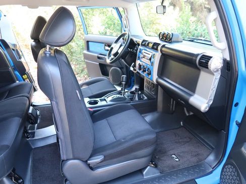 Used 2007 Toyota FJ Cruiser 4WD image 39