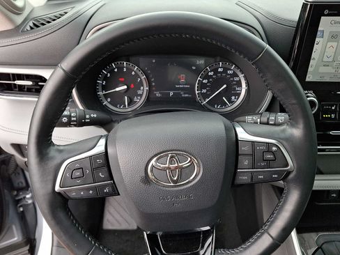 Used 2021 Toyota Highlander Platinum AWD/4WD image 21