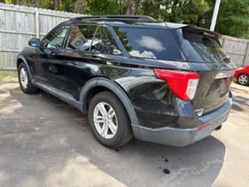 Used 2020 Ford Explorer XLT w/ Comfort Package RWD image 2