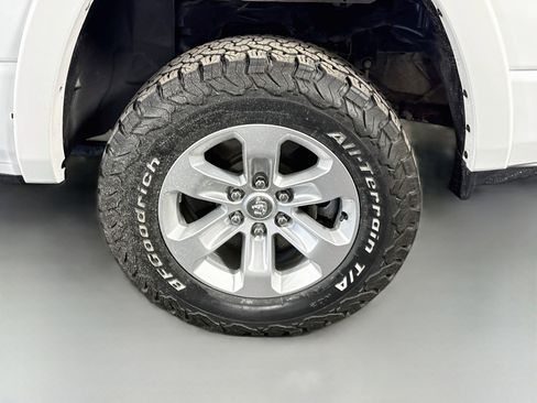 Used 2019 RAM 1500 Laramie AWD/4WD image 37
