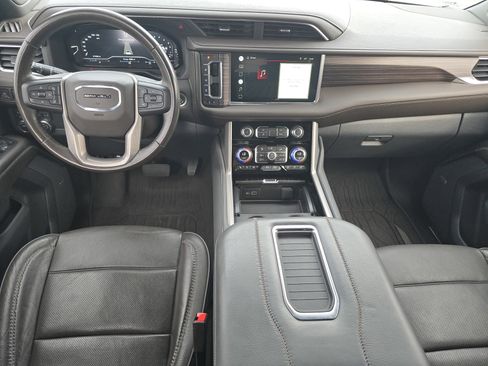 Used 2022 GMC Yukon XL Denali image 8