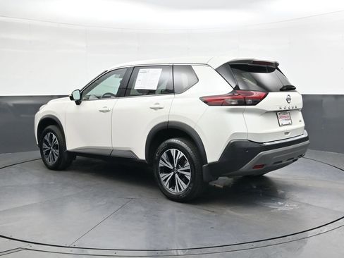 Used 2021 Nissan Rogue SV image 6