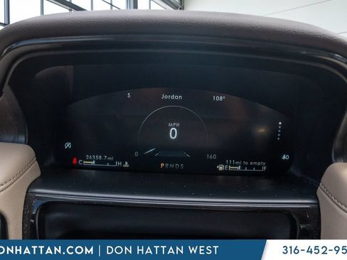 Used 2022 Lincoln Nautilus Reserve AWD/4WD image 6
