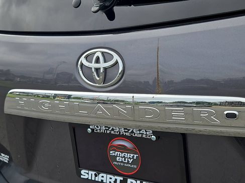 Used 2012 Toyota Highlander SE w/ Tow Pkg AWD/4WD image 30