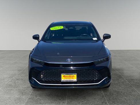 Used 2024 Toyota Crown AWD/4WD image 8