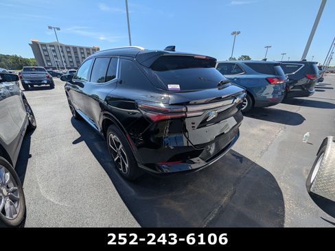 Used 2025 Chevrolet Equinox EV LT w/ Convenience Package FWD image 4