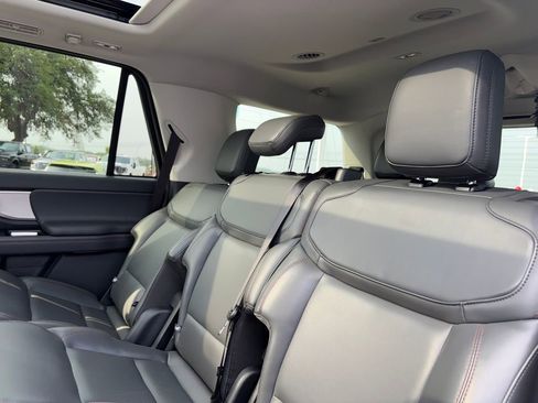 Used 2025 Ford Expedition Active AWD/4WD image 26