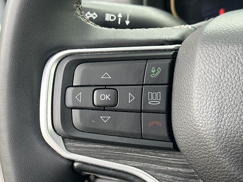Used 2024 Jeep Wagoneer L Series II RWD image 26