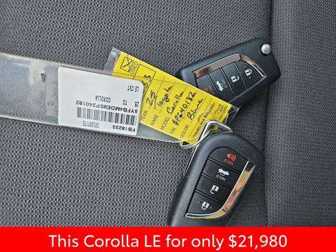 Used 2025 Toyota Corolla LE FWD image 32