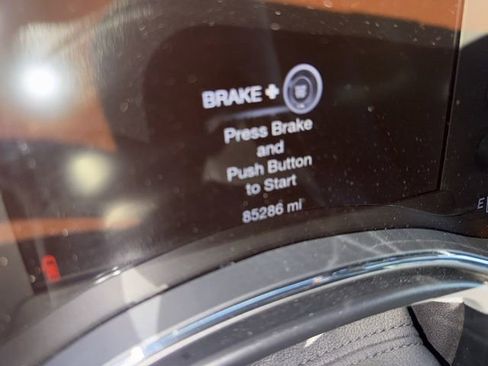 Used 2019 Jeep Grand Cherokee Overland image 11