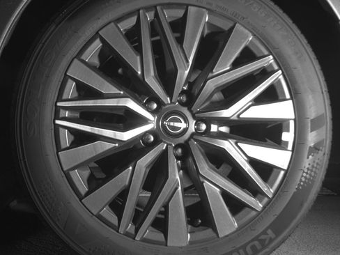 Used 2025 Nissan Altima 2.5 SV image 14