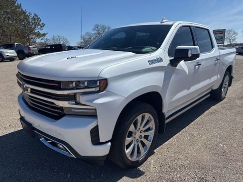 Used 2020 Chevrolet Silverado 1500 High Country w/ Technology Package AWD/4WD image 3