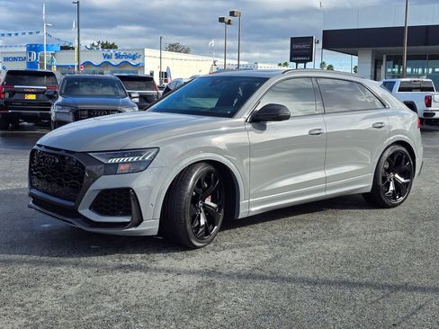 Used 2023 Audi RS Q8 w/ Black Optic Package image 2