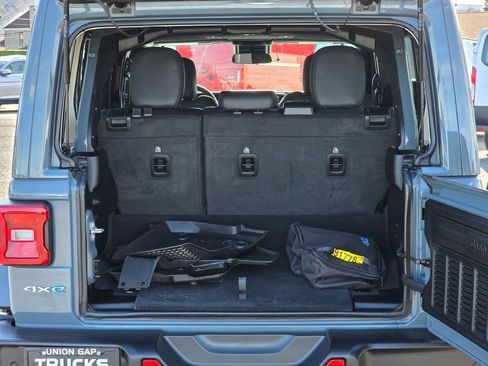 Used 2024 Jeep Wrangler Sahara w/ Safety Group image 13