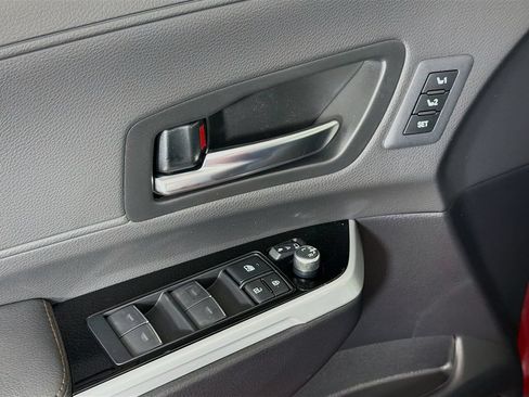 New 2026 Toyota Sienna Platinum AWD/4WD image 17