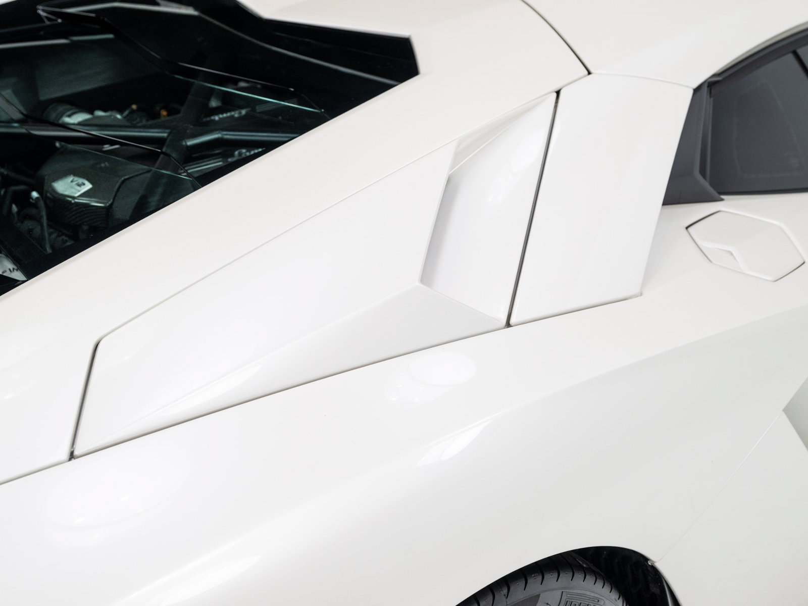 Used 2018 Lamborghini Aventador S AWD/4WD image 29