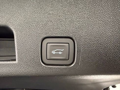 New 2026 Chevrolet Traverse Z71 w/ Enhanced Driving Package image 9