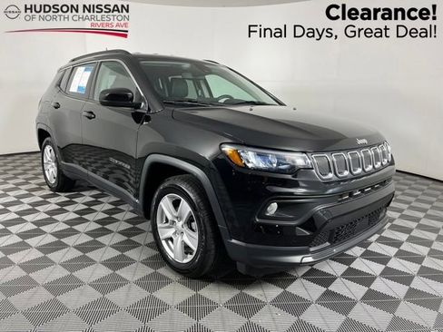 Used 2022 Jeep Compass Latitude FWD image 1