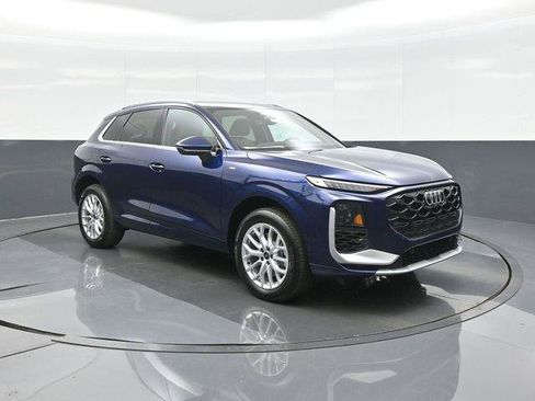 New 2026 Audi Q3 quattro 2.0T AWD/4WD image 1