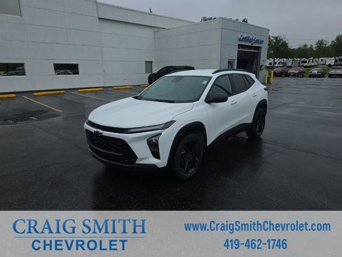 Used 2024 Chevrolet Trax ACTIV FWD image 3