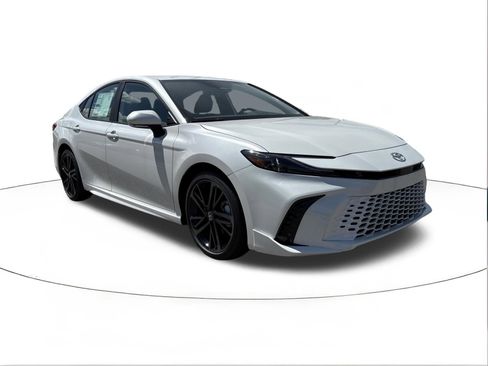 Used 2026 Toyota Camry XSE FWD image 1