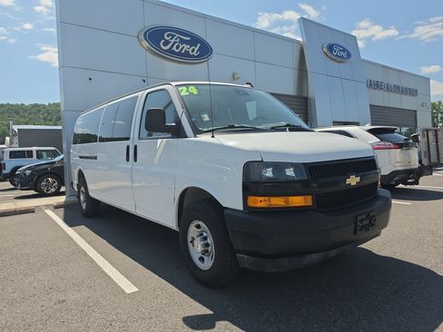 Used 2024 Chevrolet Express 3500 LS RWD image 1