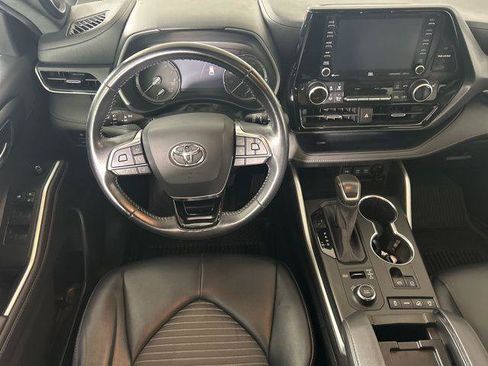 Used 2021 Toyota Highlander XSE AWD/4WD image 18