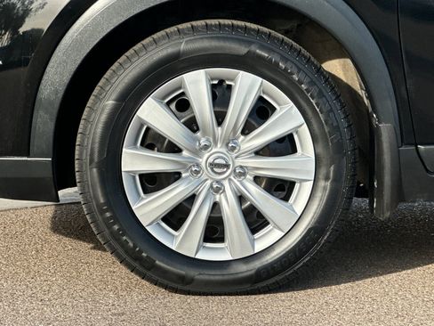 Used 2019 Nissan Kicks S image 30