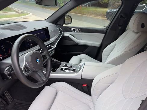 Used 2025 BMW X5 xDrive40i w/ M Sport Package image 12
