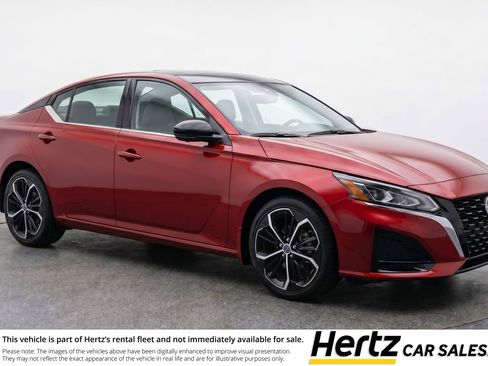 Used 2025 Nissan Altima 2.5 SR FWD image 1