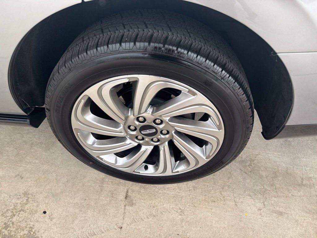 Used 2024 Lincoln Navigator Reserve AWD/4WD image 31