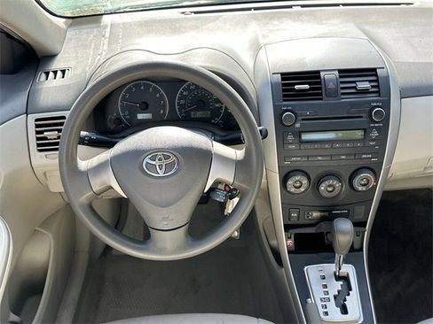 Used 2010 Toyota Corolla LE image 10