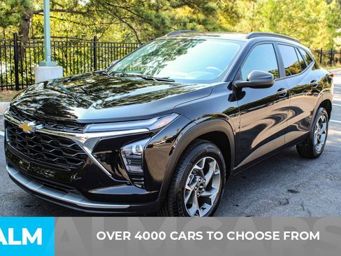 Used 2024 Chevrolet Trax LT image 3